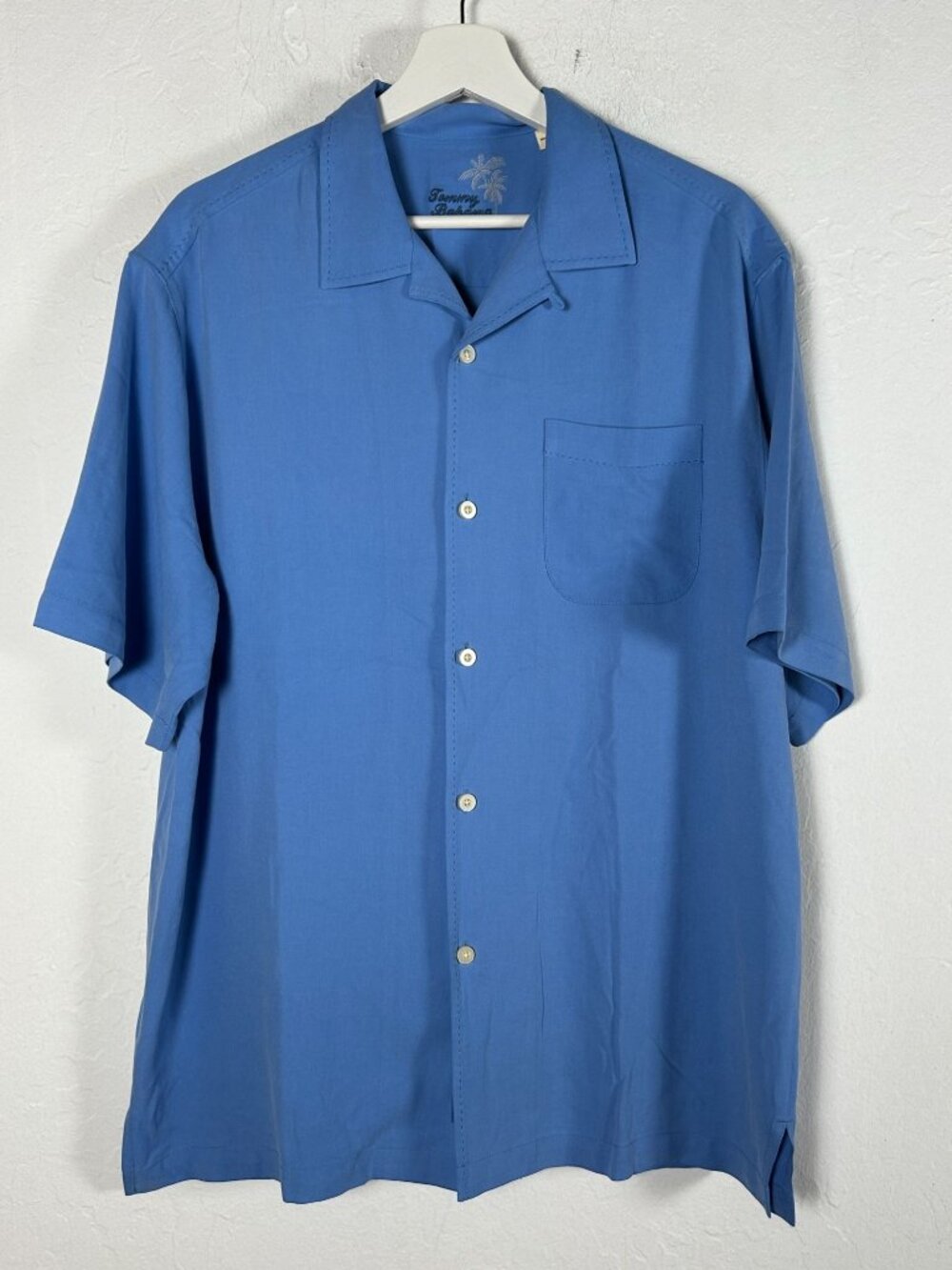 Tommy Bahama Men Original Fit Blue Button Up Camp Shirt Medium Short Sleeve NWOT